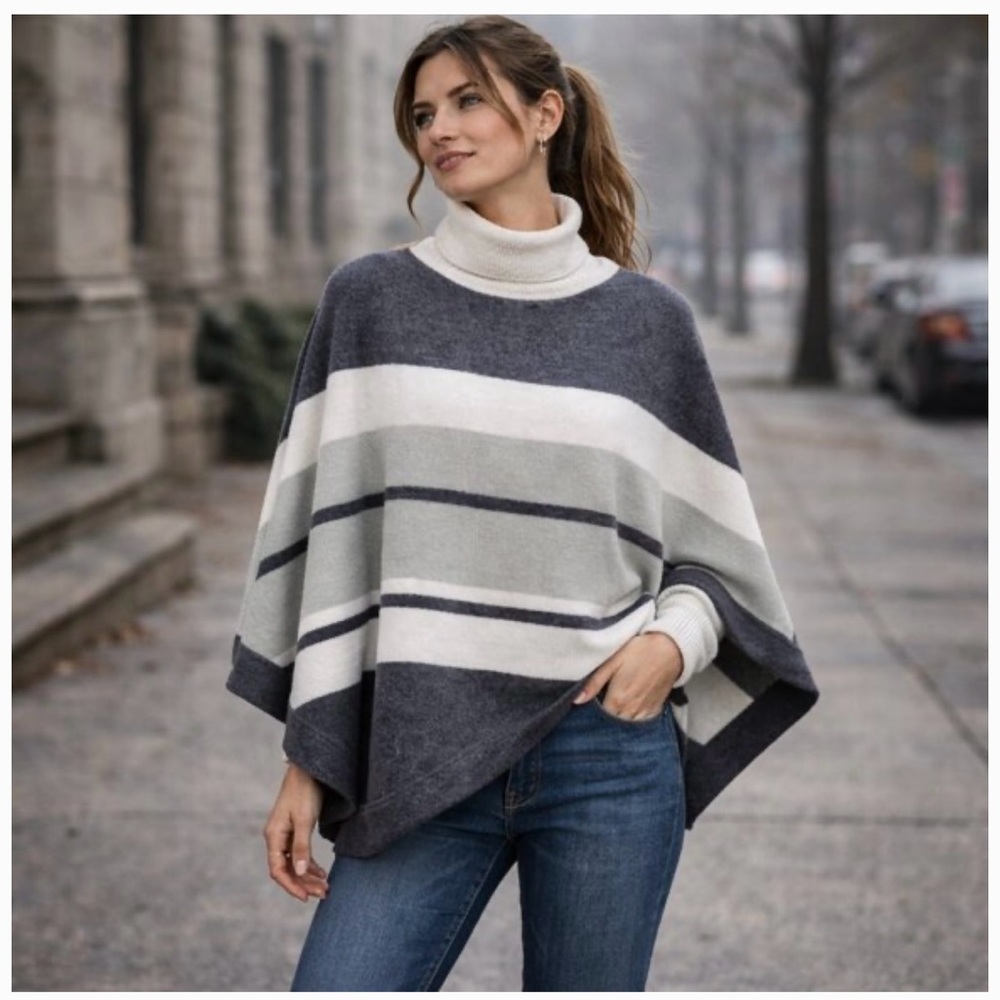 BAREFOOT DREAMS COZYCHIC ULTRA LITE® Poncho